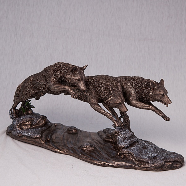 Статуетка "Вовки в гонитві" (37 * 18 см) 73125A4 фото