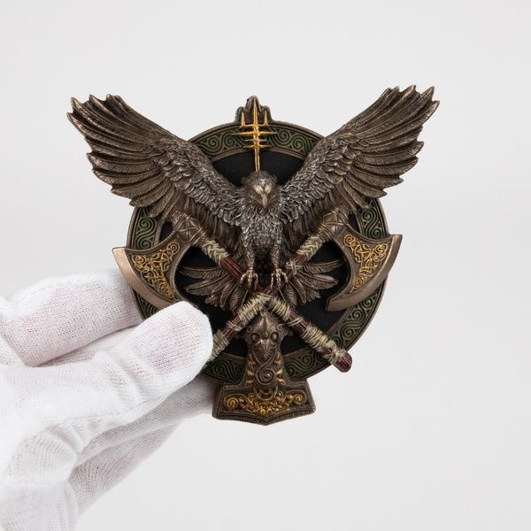 Щит "Крила Вальхалли: сокіл та дві сокири на щиті", 9 см 78511A4 фото